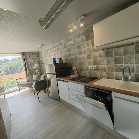 Renove Avec Terrasse, Climatisation, Proche - Fr-1-607-165 * Agde